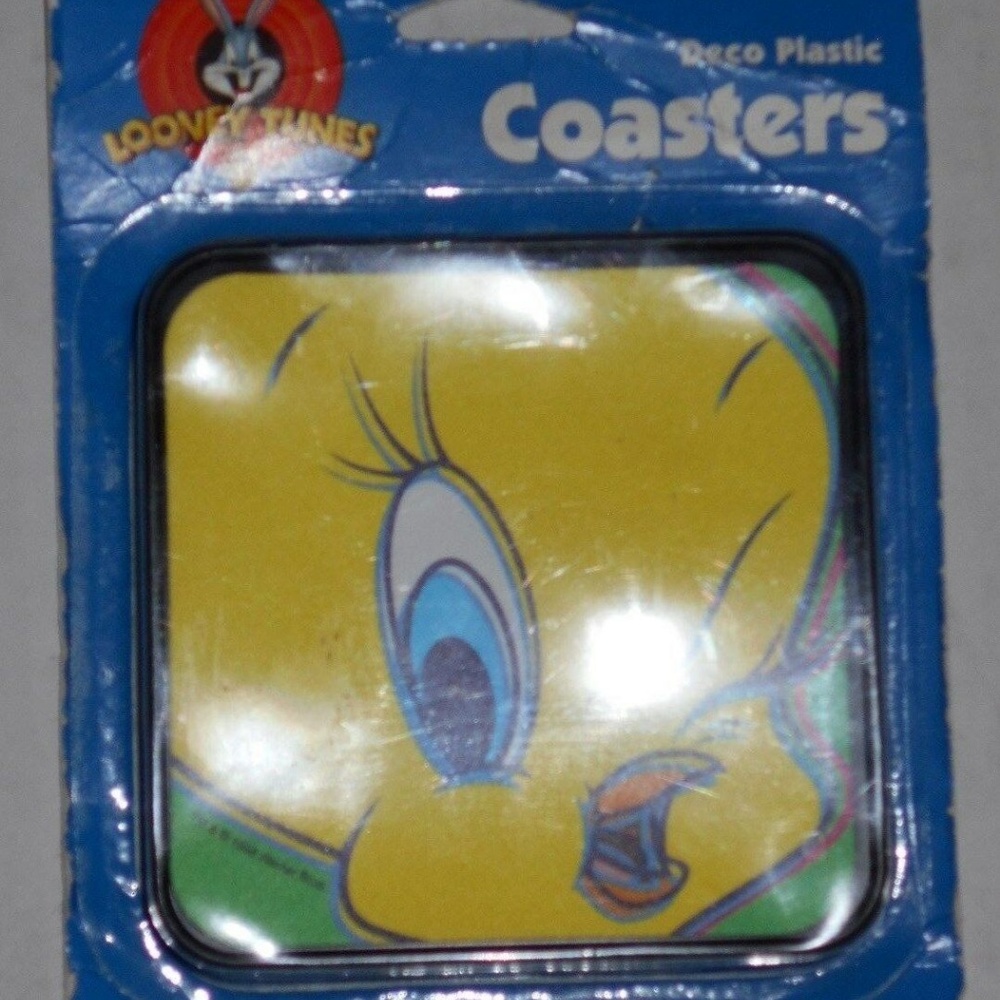 Vintage 4 Piece Assorted Designs Looney Tunes